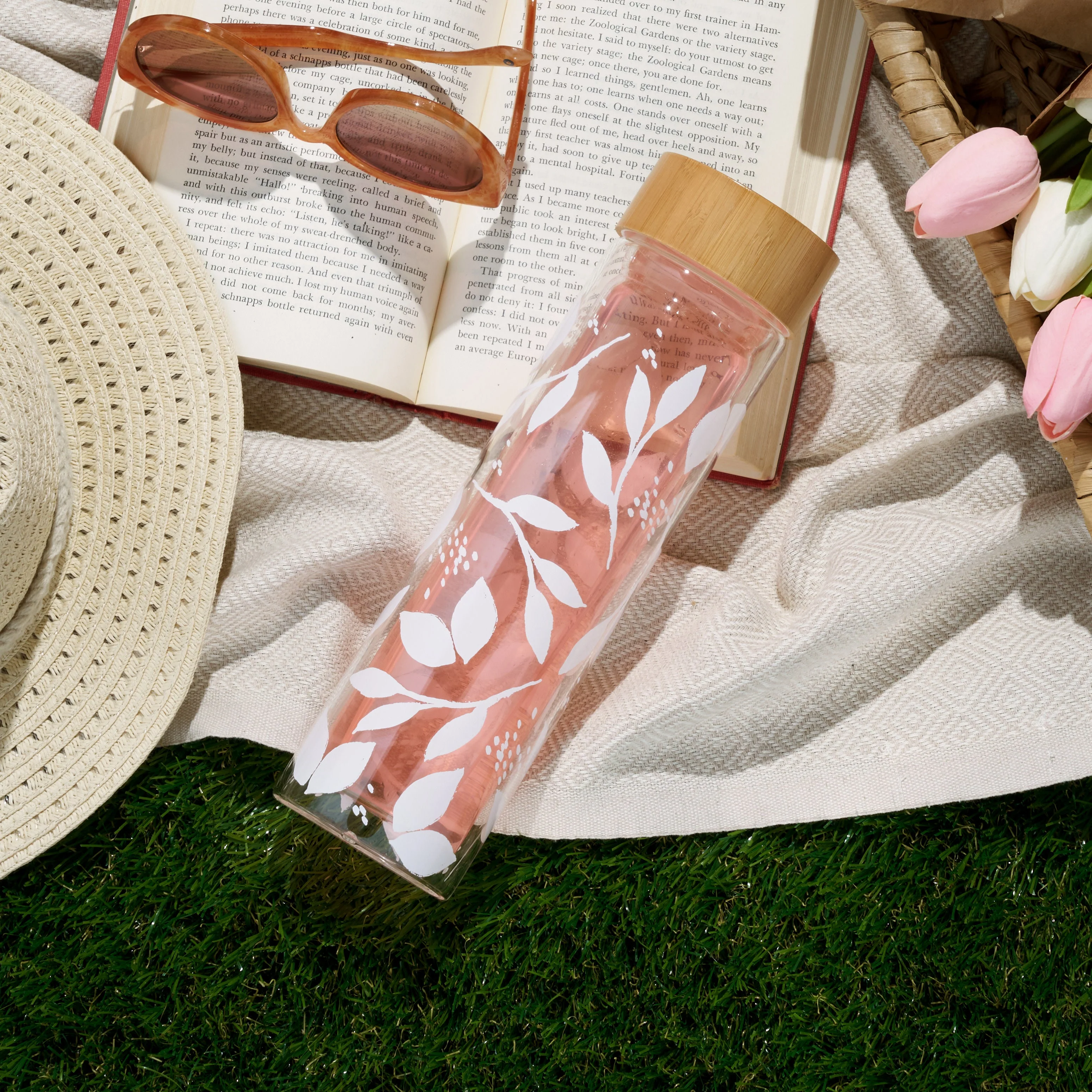 Pinky Up Blair: White Leaf Pattern Glass Travel Infuser Mug - Image 3