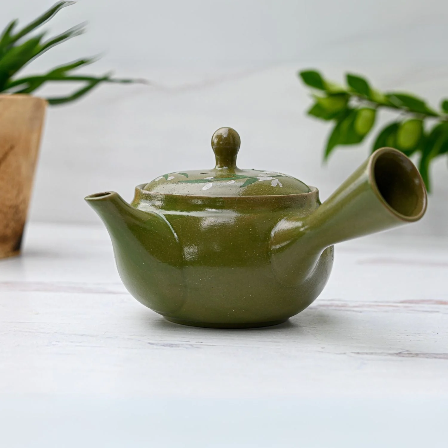 Aprika Life Green Kuysu with Flowers - Japanese Handmade Teapot with Premium Tea Strainer - 14 fl oz/420ml - Image 3