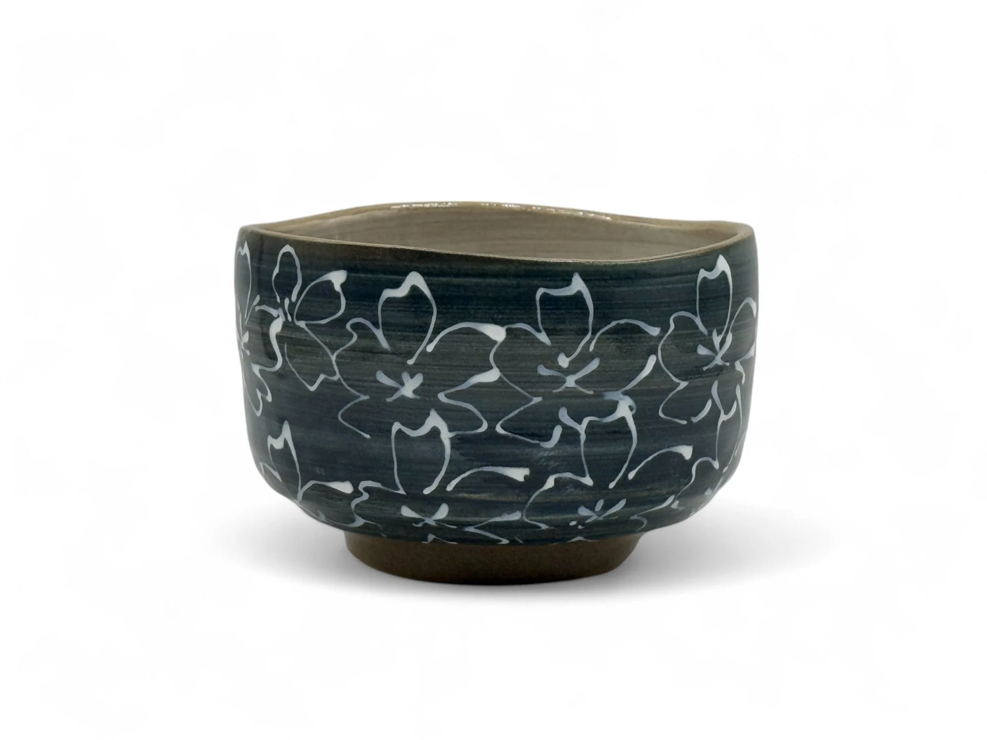 Inoue Tea Maizakura Kuro Black Mino-yaki Chawan - Japanese Matcha Bowl - Image 5