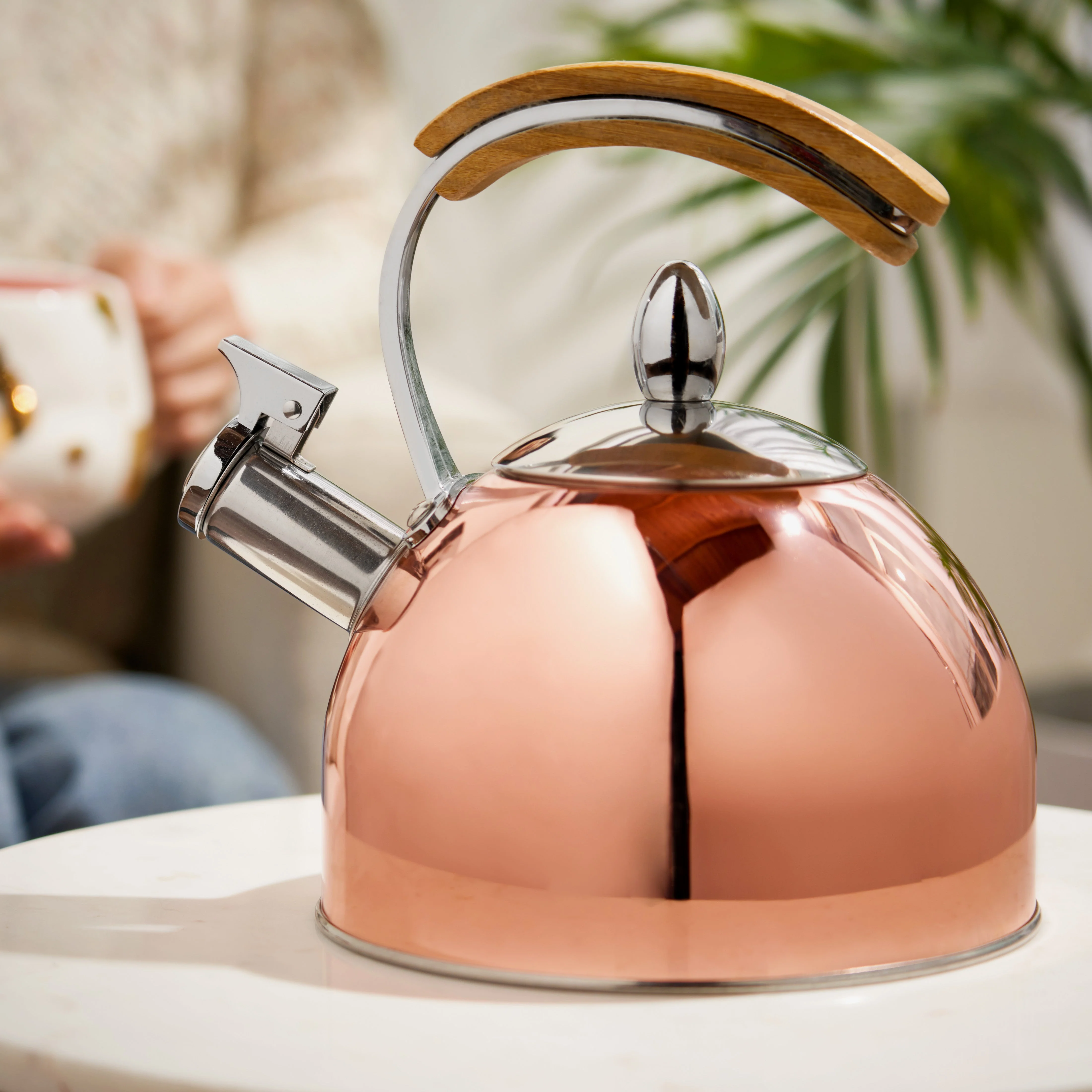 Pinky Up Presley Tea Kettle in Rose Gold - Image 3