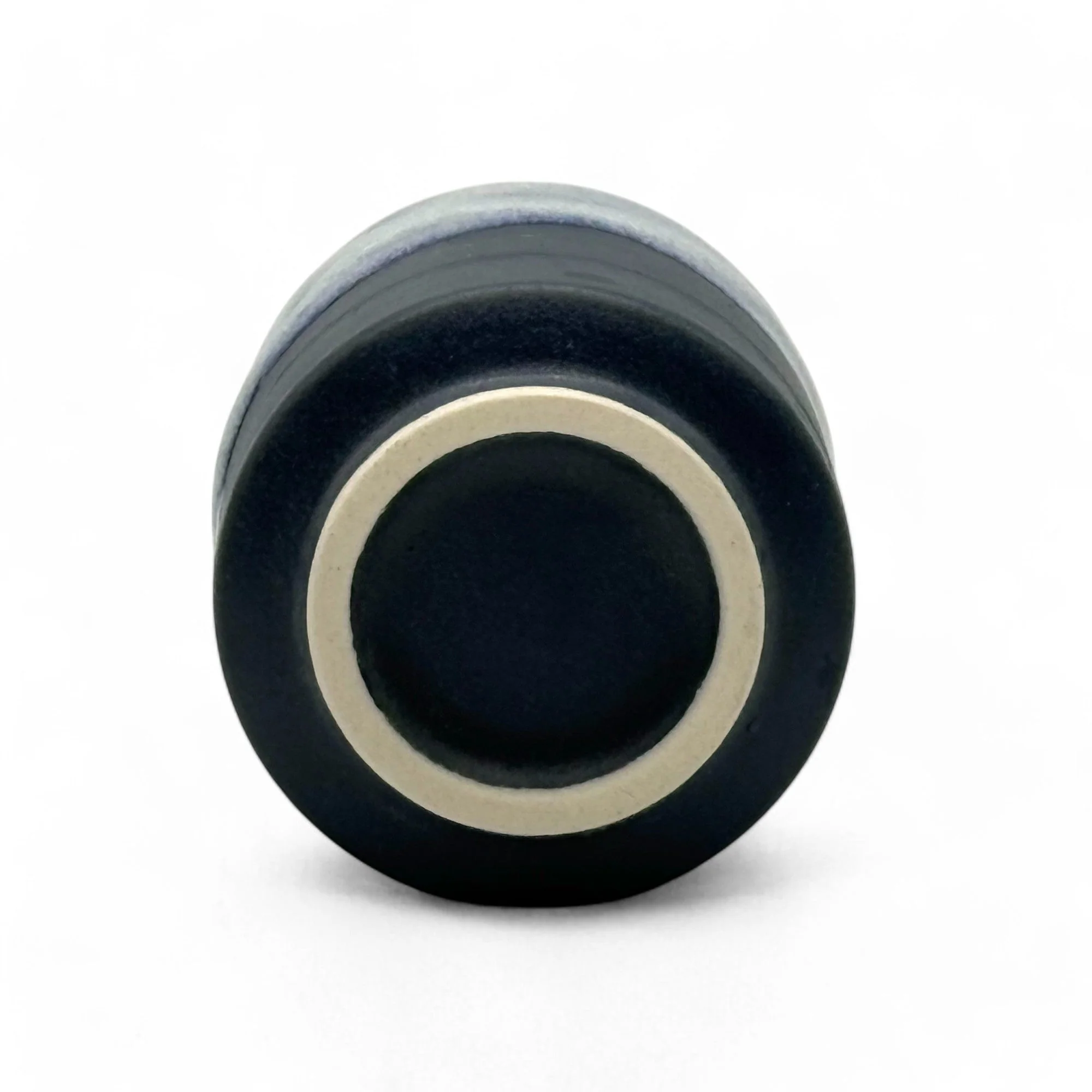 Inoue Tea Ruri Kesho Black Mino-yaki Yunomi - Japanese Teacup - Image 4